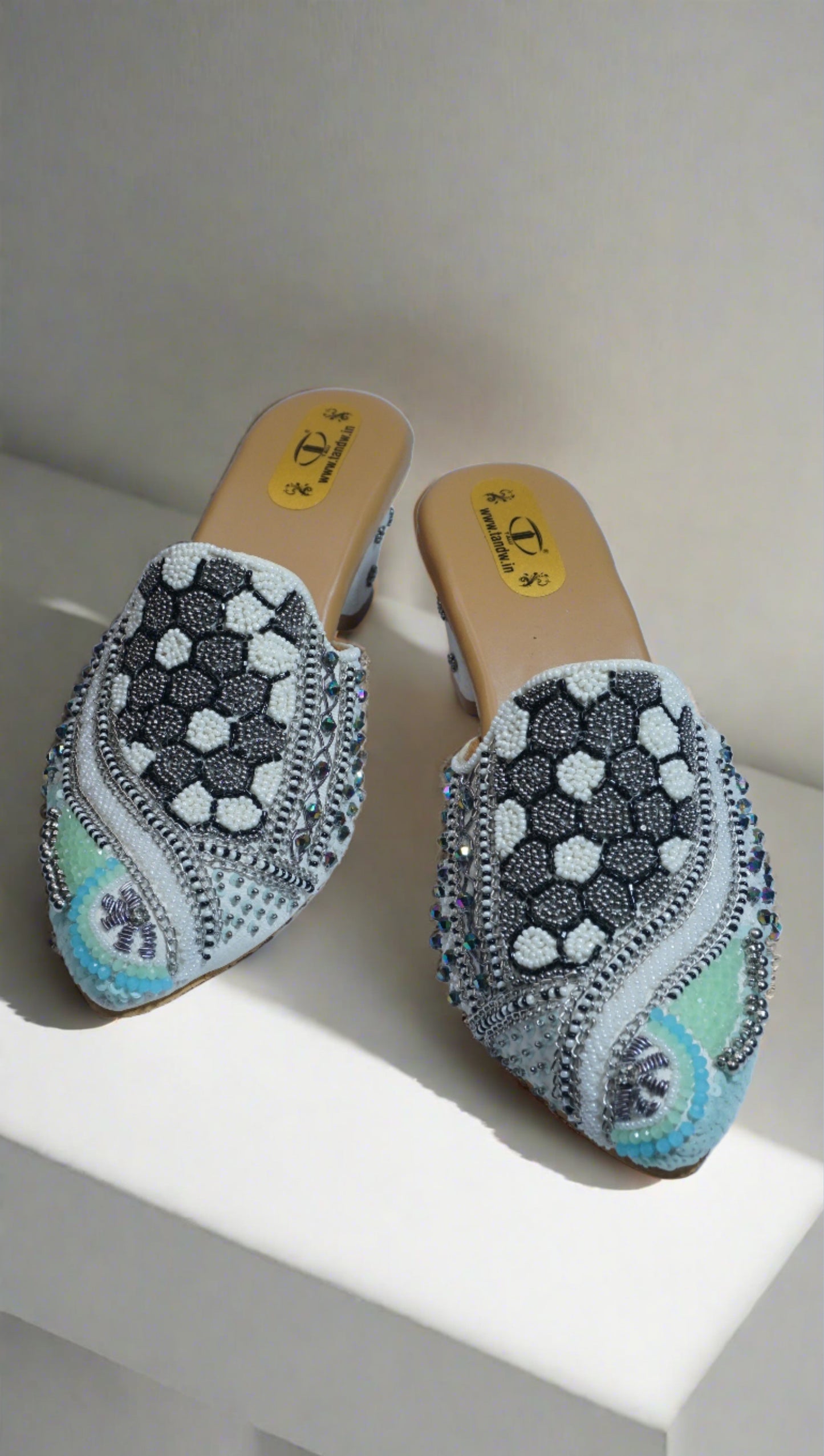 Yutika Medium Heel