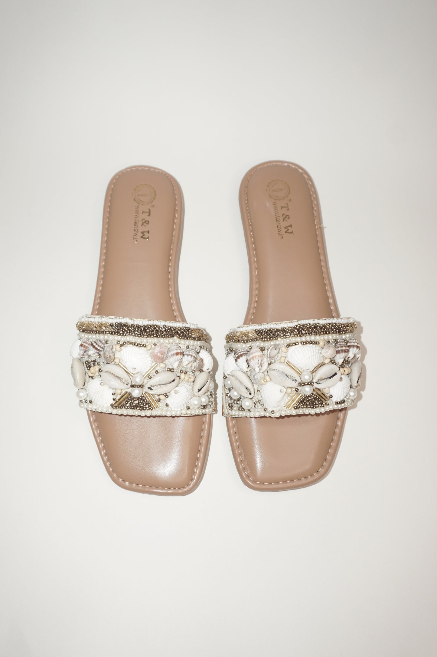 Pinky Shankha Flip Flop