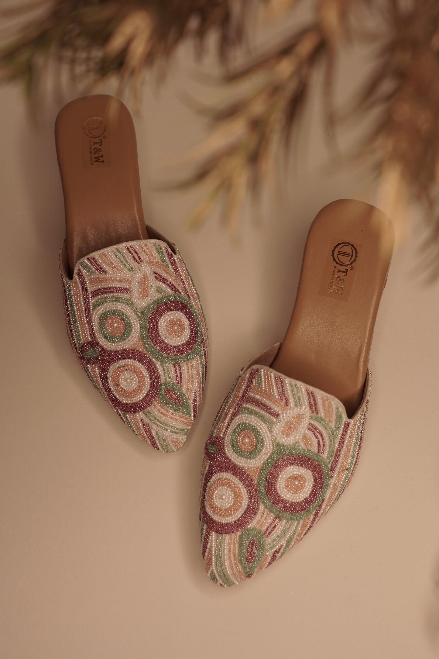 eti (Heel mule)