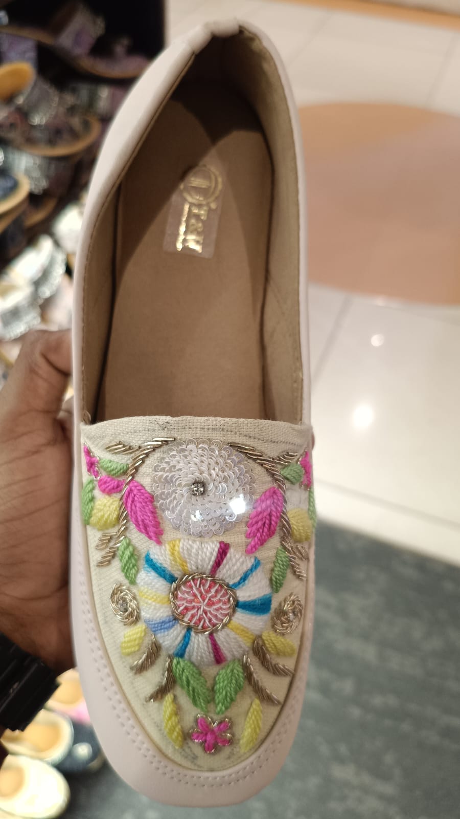 kurunai (lofer shoes)