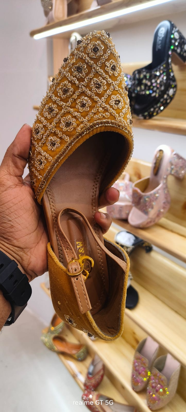 Afsha (Heel)